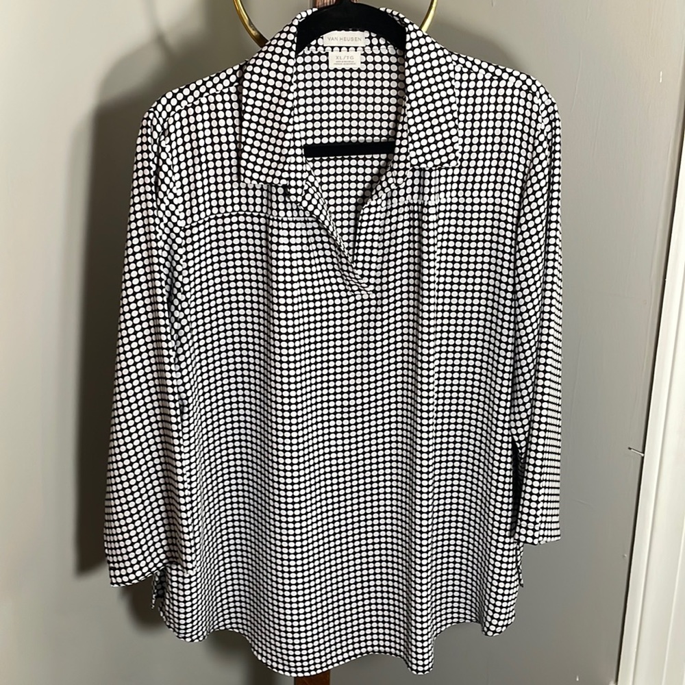 Van Heusen Collared v-neck tunic Black and White XL